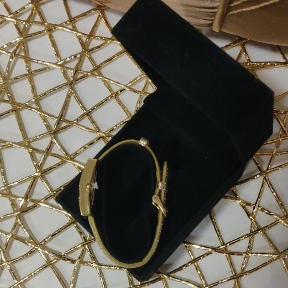 🧐Watch🧐 - Picture 3 of 4